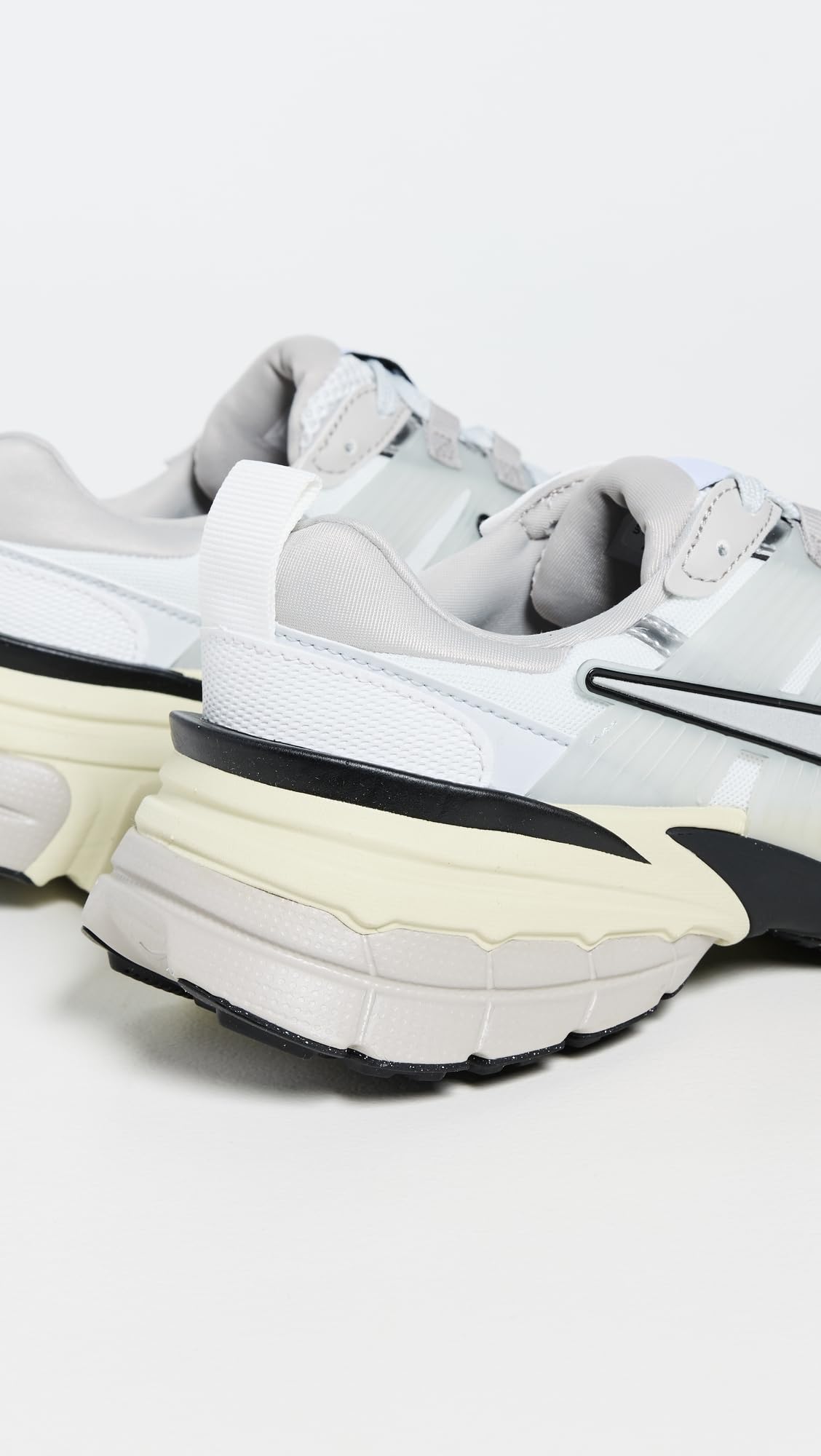 Nike Women's V2K Running Shoe