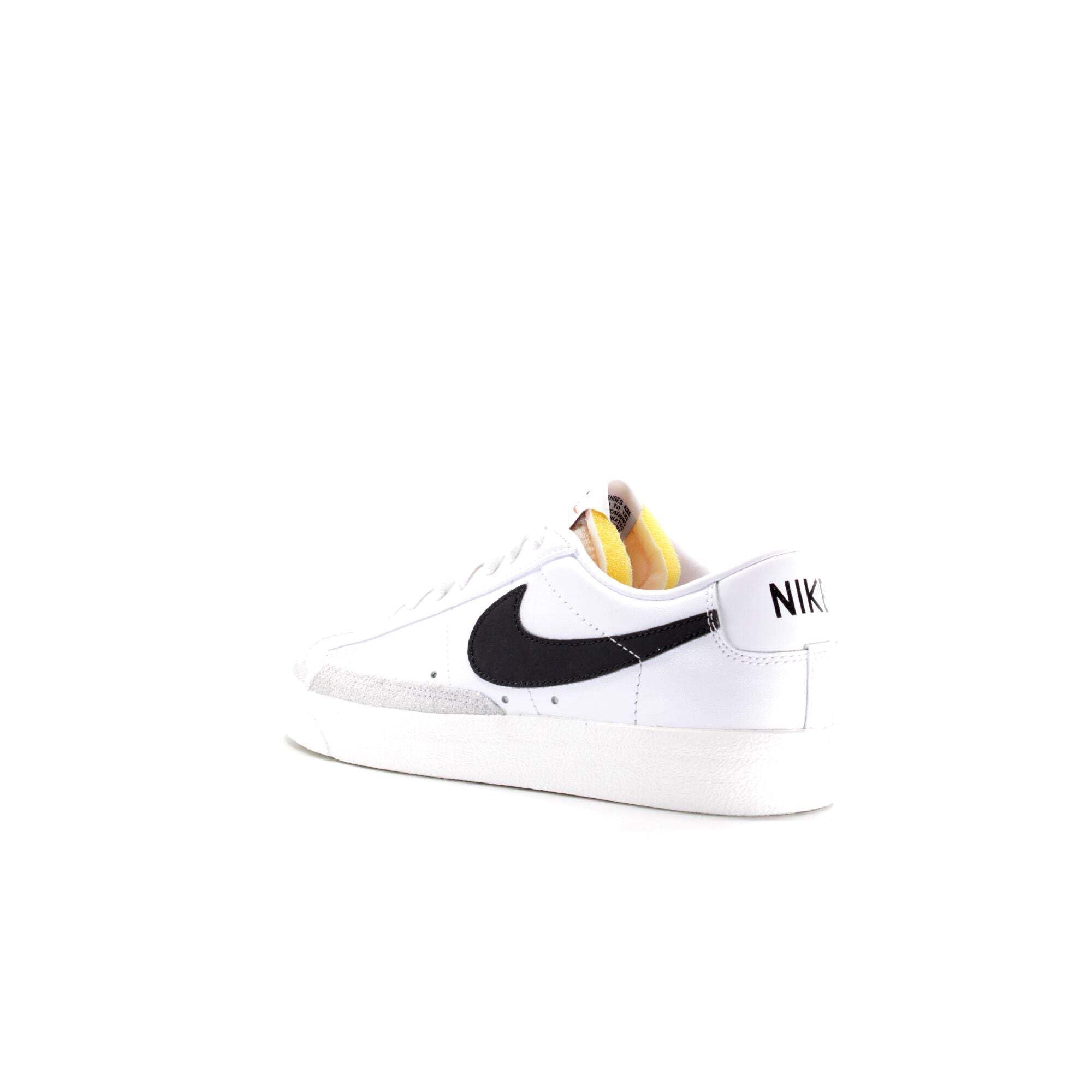 Nike Men's Blazer Low 77 Basketball Shoe