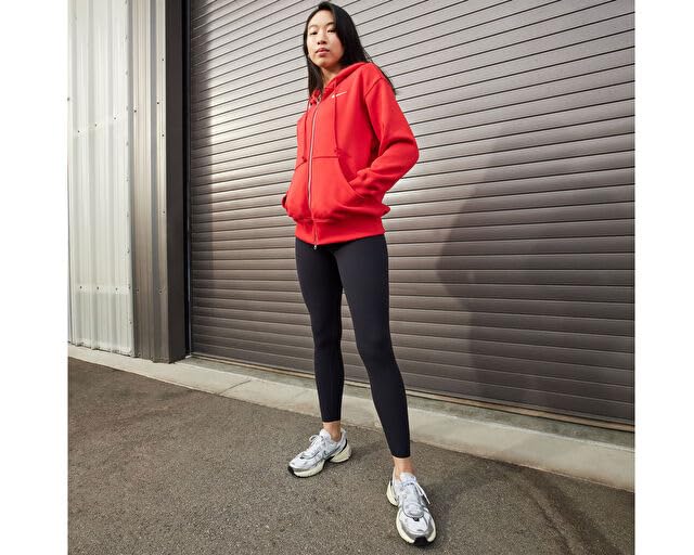 Nike Women's V2K Running Shoe