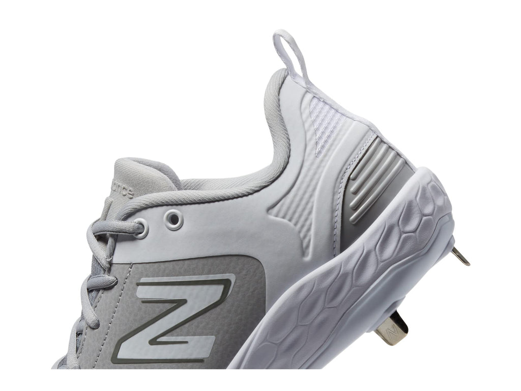 New Balance Women's Fresh Foam Velo V3 Softball Shoe
