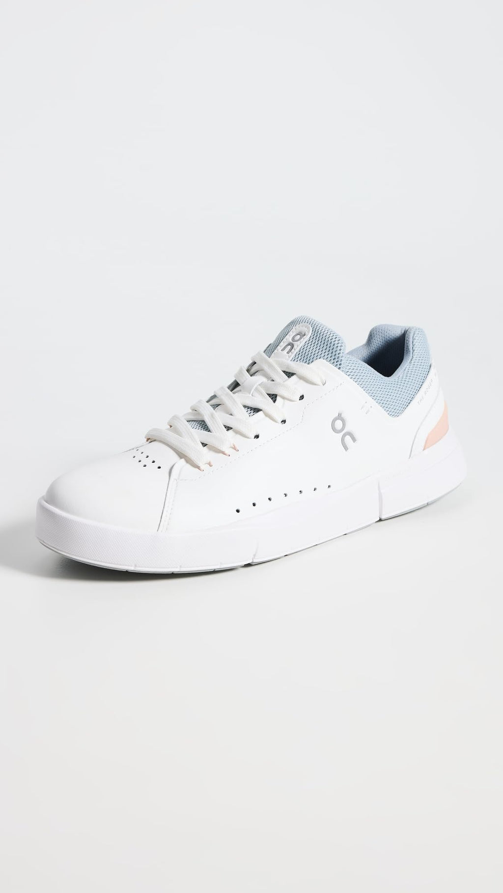 On Women's The Roger Advantage Sneakers
