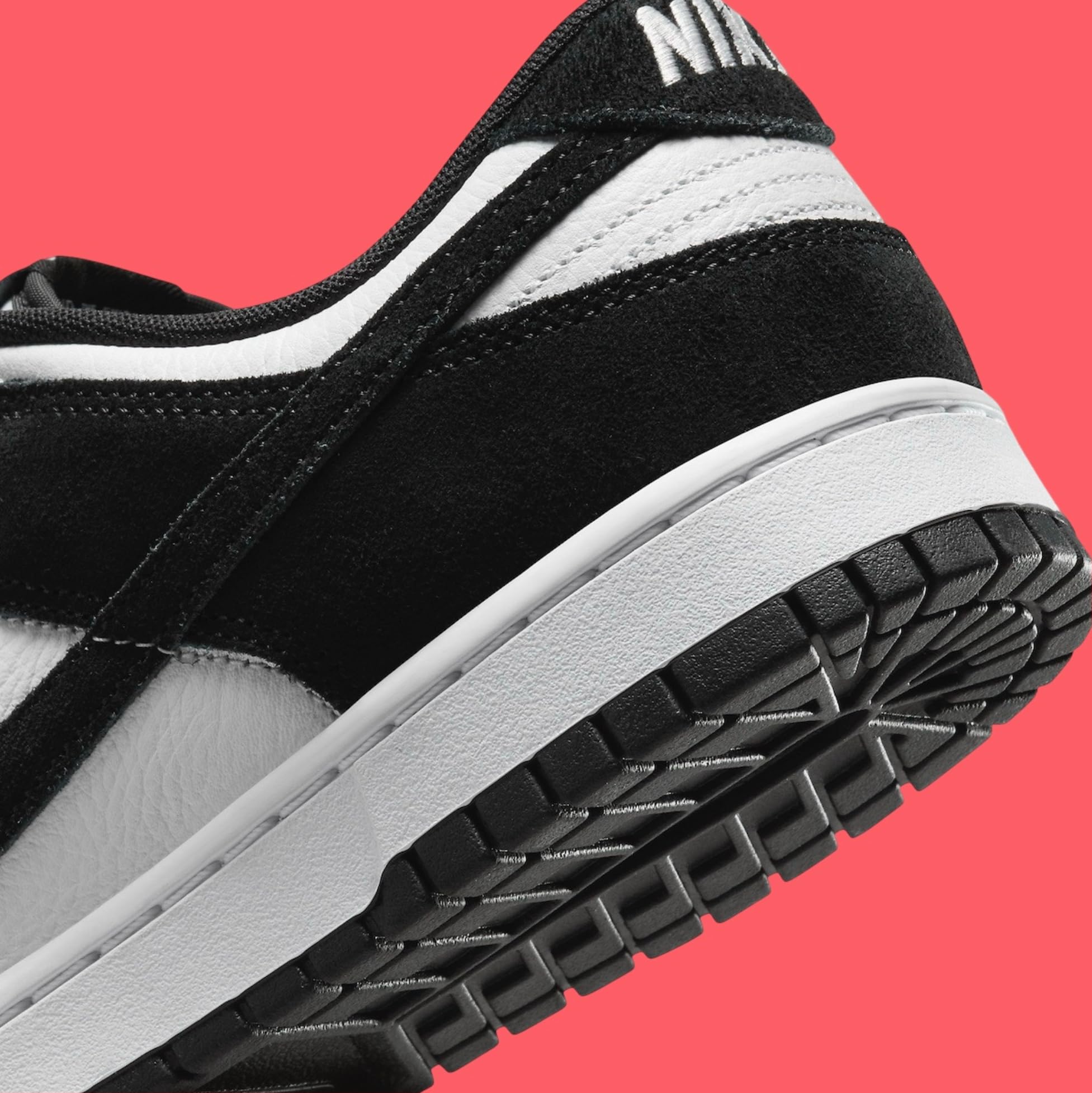 Nike Men's Dunk Low Retro Se Sneaker